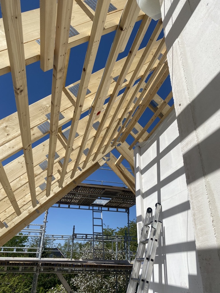 Nyt tag, tømrerarbejde i Valby